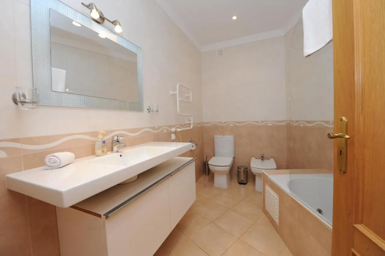 Praia Village, 3Br 3Ba Apartment In Vilamoura 0*,